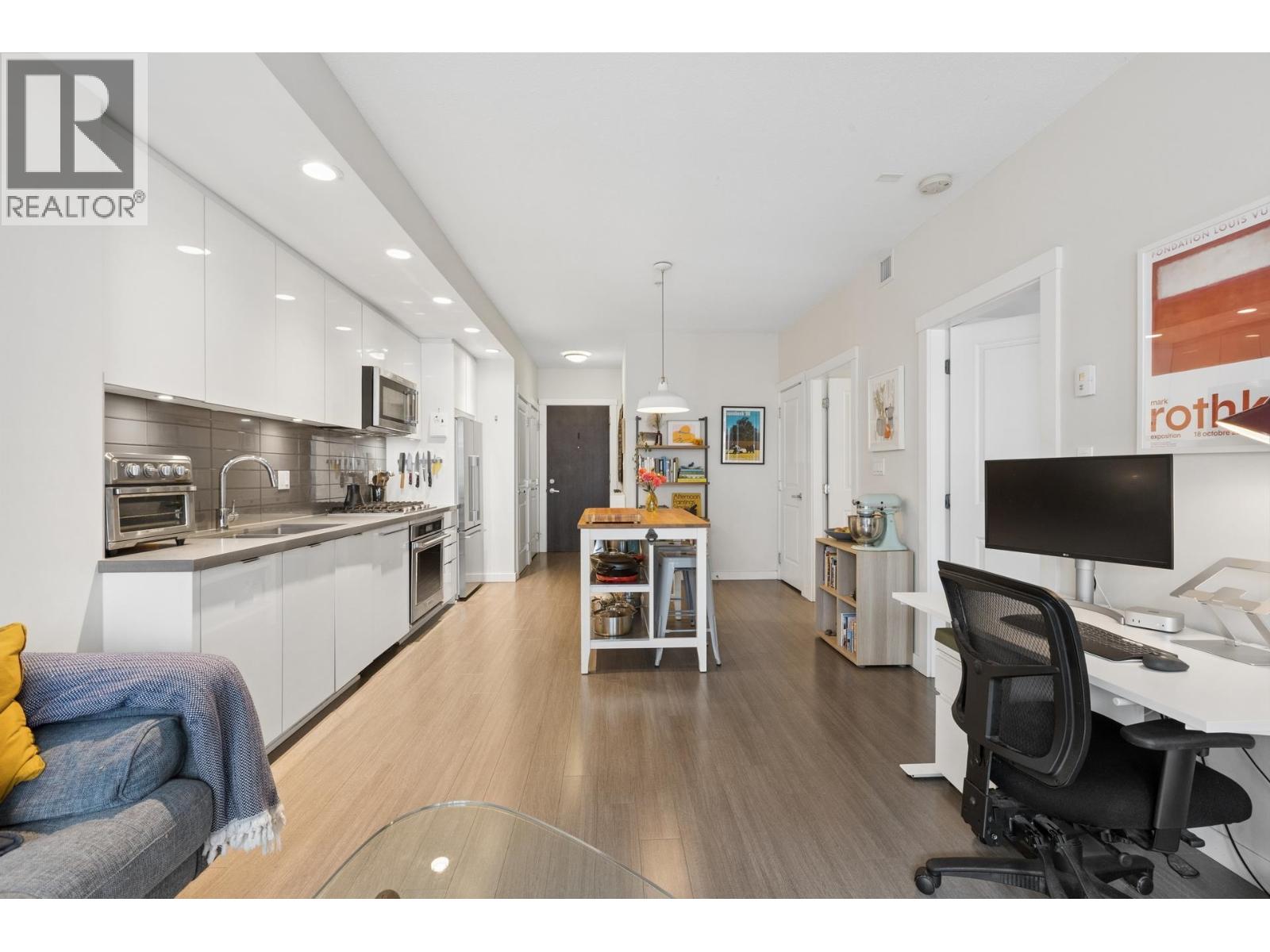 301 277 West 1ST Street, North Vancouver