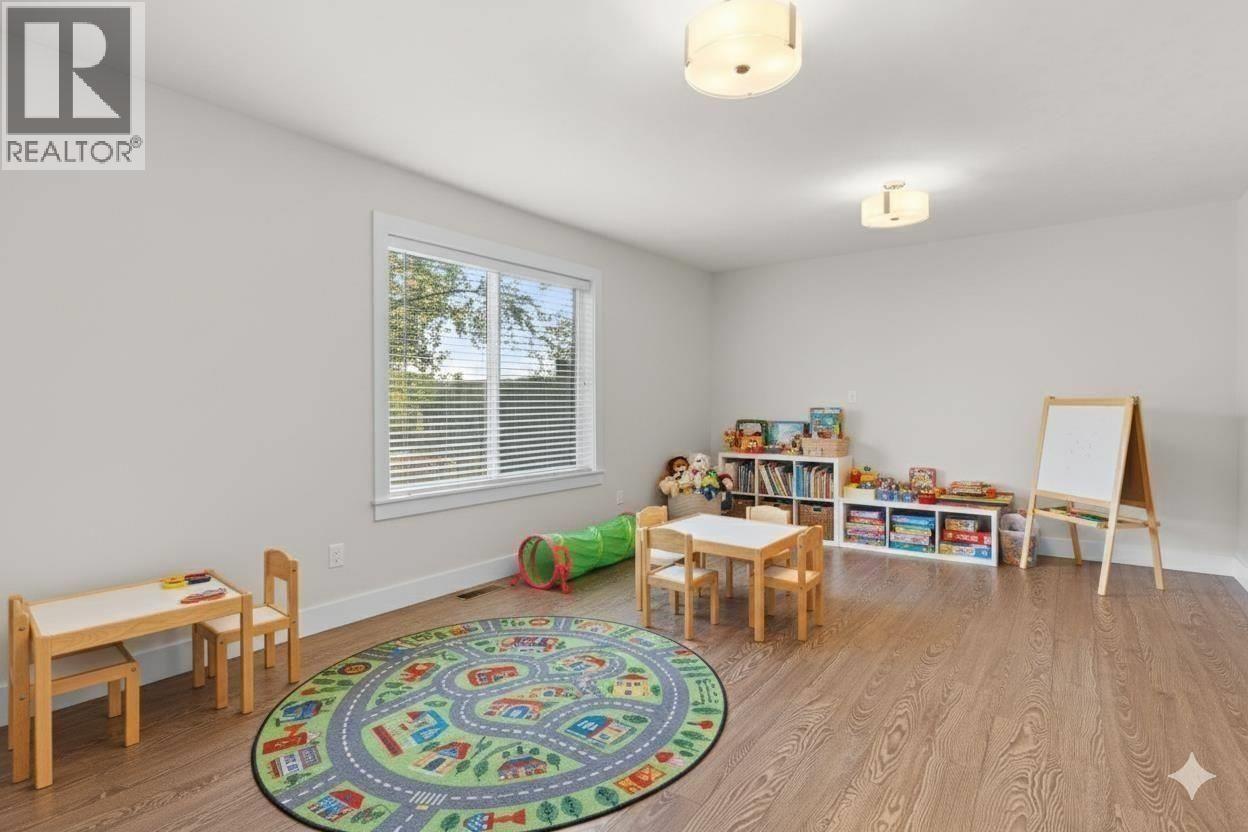 8656 Gilley Avenue, Burnaby — photo 35