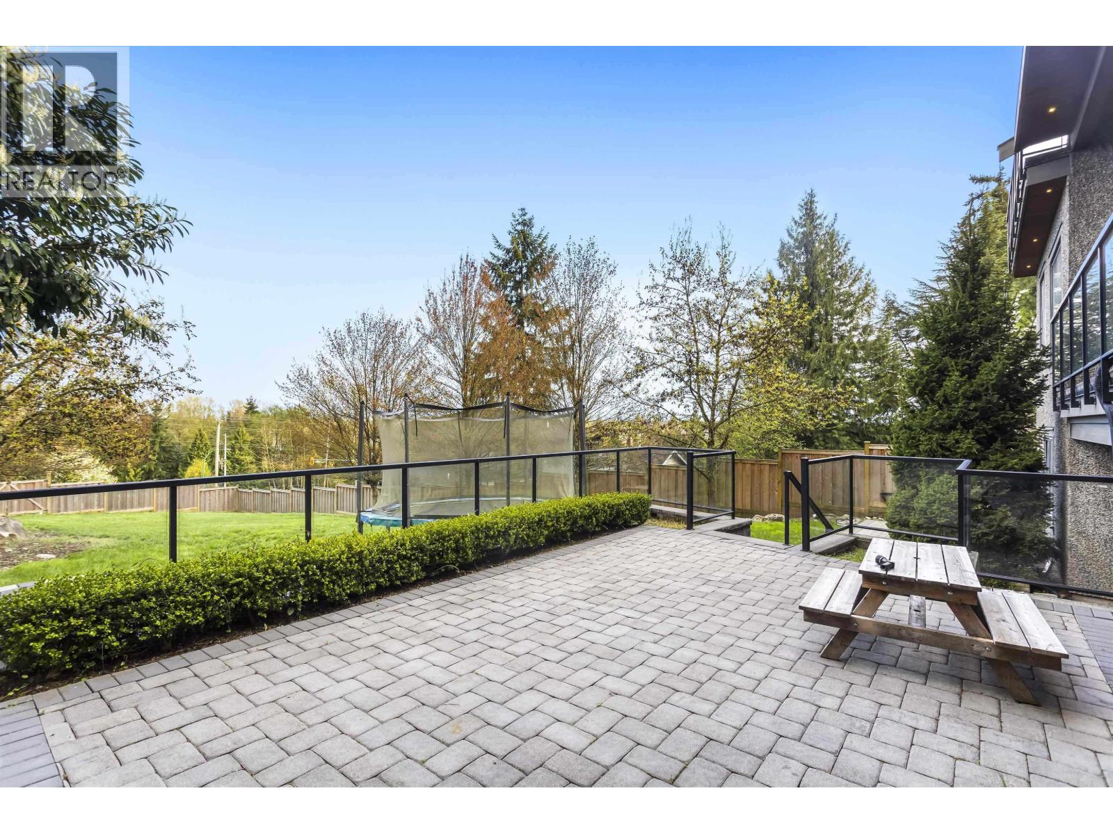 8656 Gilley Avenue, Burnaby — photo 5