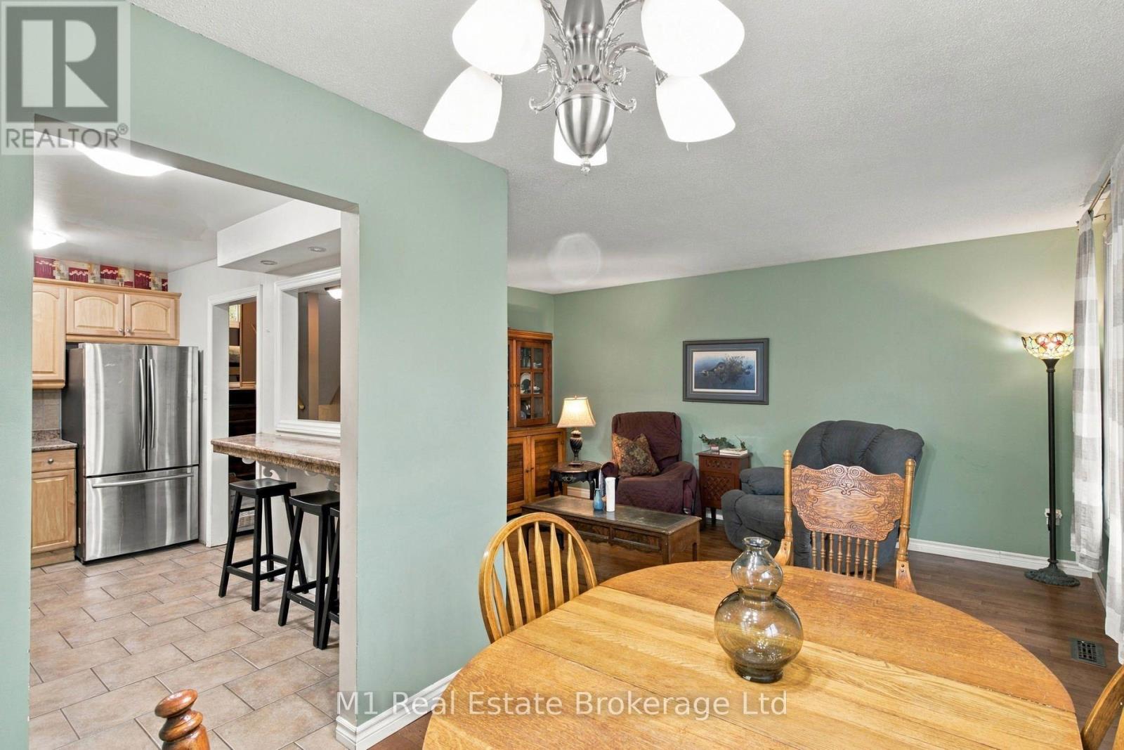 16 ELIOT PLACE, Guelph (Grange Road) — photo 12