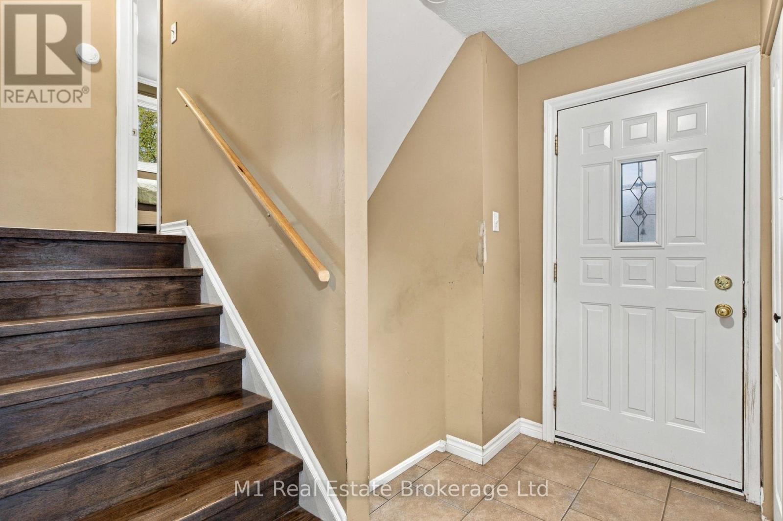16 ELIOT PLACE, Guelph (Grange Road) — photo 5