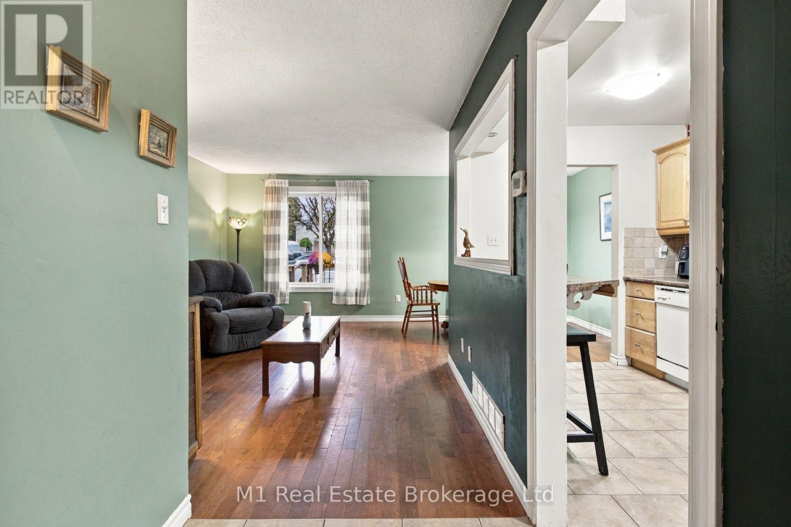 16 ELIOT PLACE, Guelph (Grange Road) — photo 6