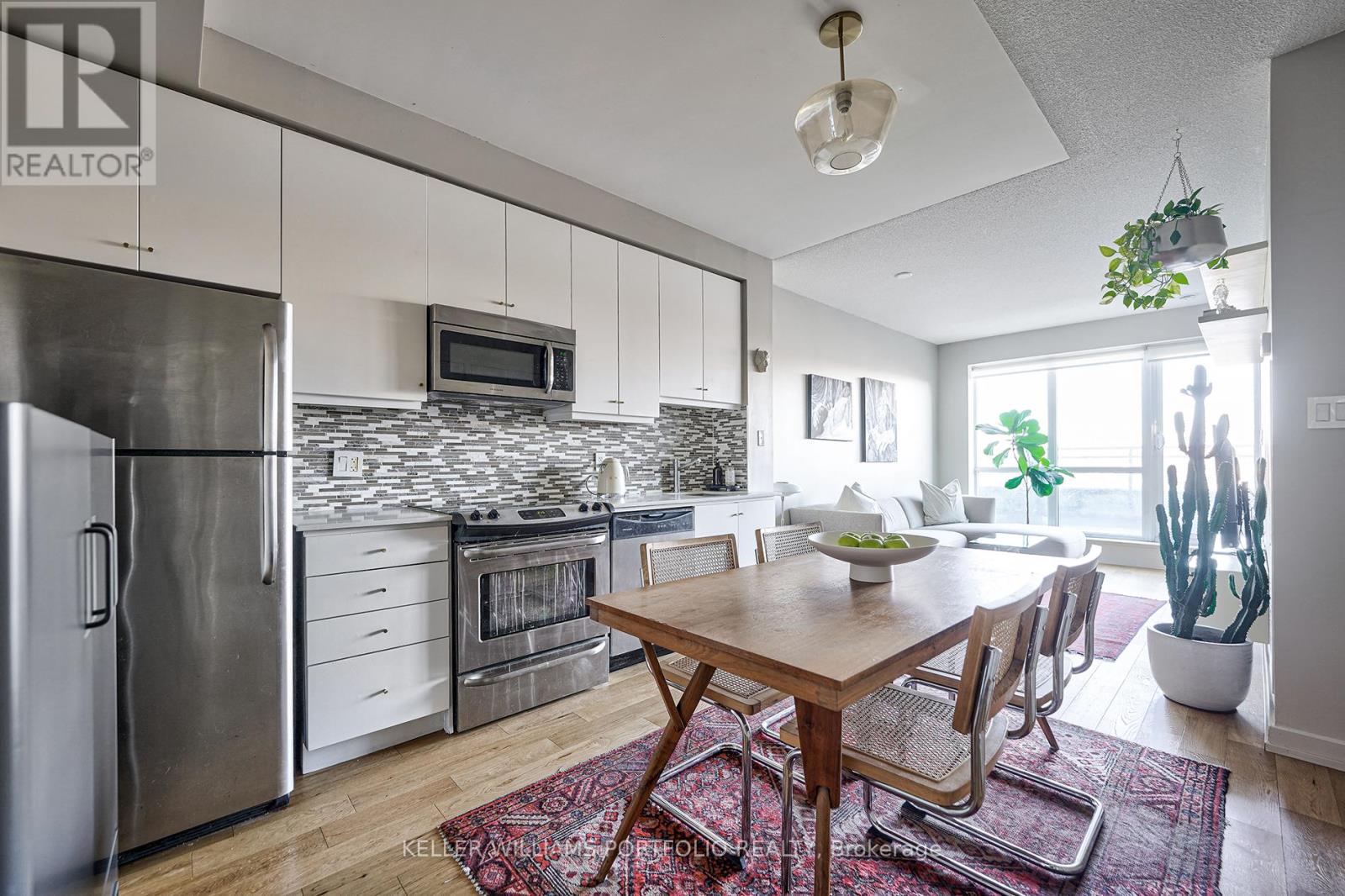 N507 - 1169 QUEEN STREET W, Toronto (Little Portugal)