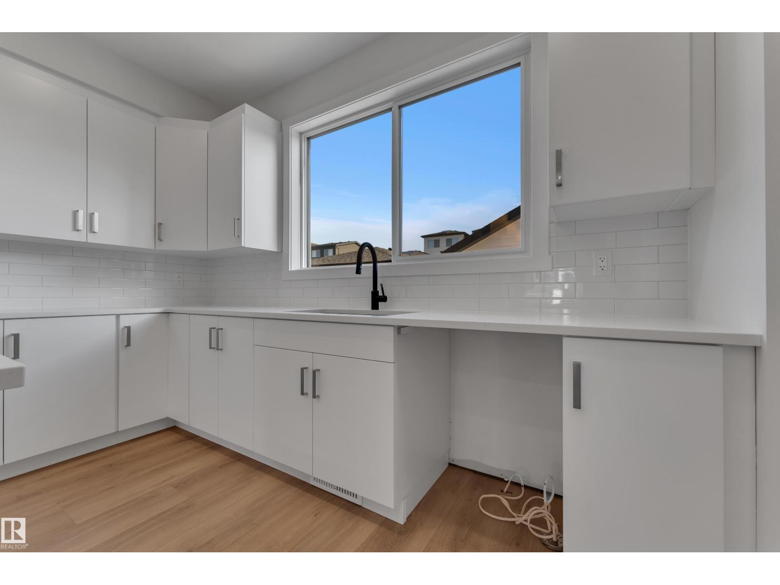 7428 Klapstein CR SW, Edmonton — photo 4