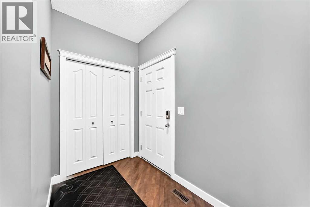 1580 New Brighton Drive SE, Calgary — photo 3