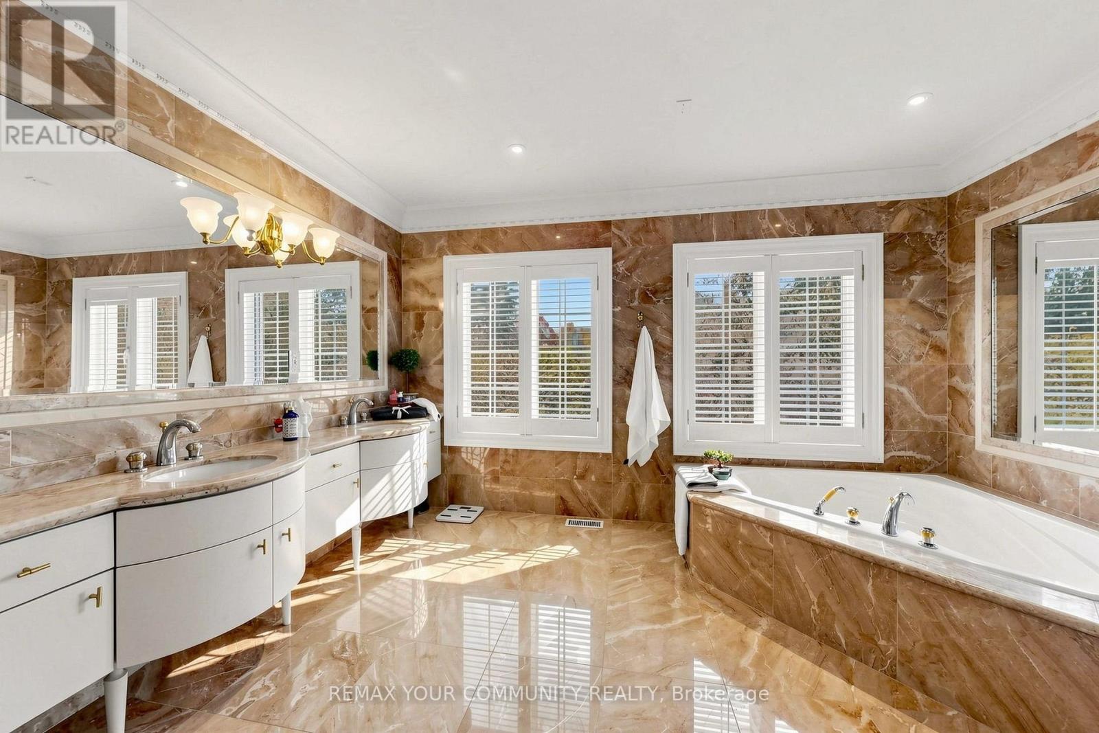 9 Bayview Forest Lane, Markham, ON photo 28