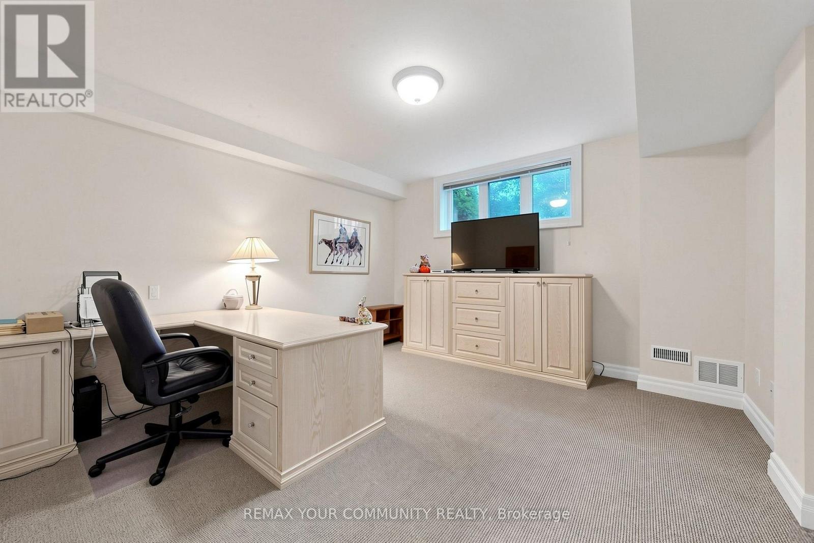 9 Bayview Forest Lane, Markham, ON photo 44