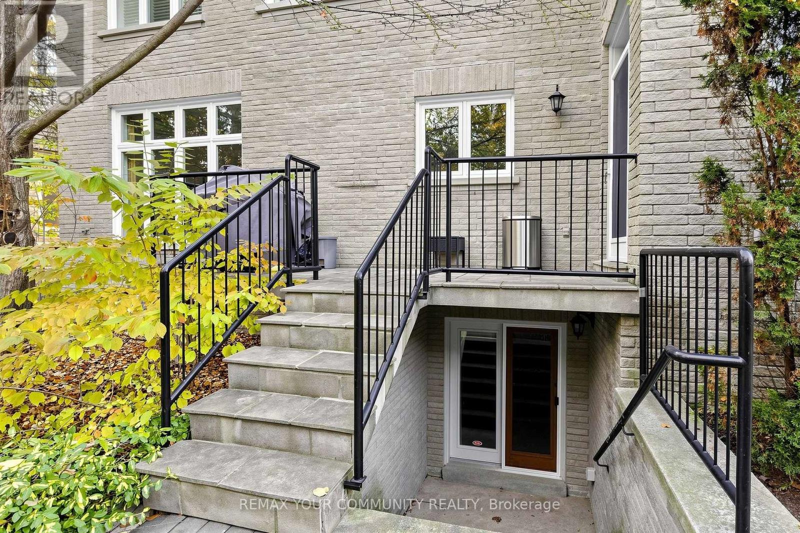9 Bayview Forest Lane, Markham, ON photo 46