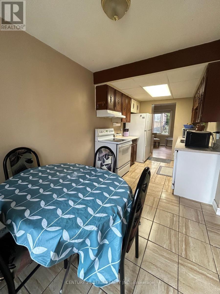 6 Lindridge Avenue, Brampton, ON photo 17