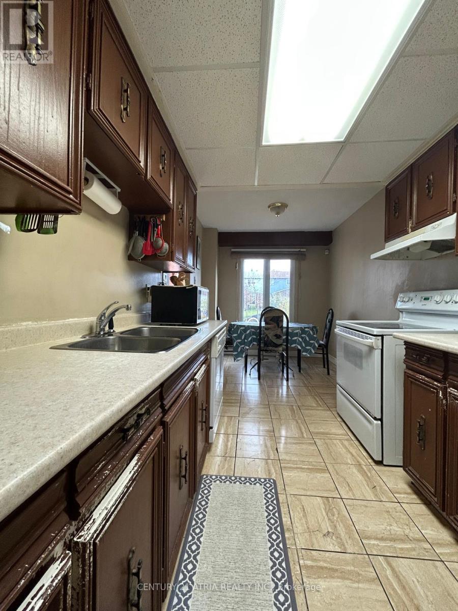 6 LINDRIDGE AVENUE, Brampton (Westgate) — photo 6