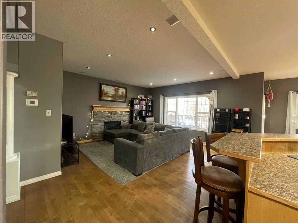 310 8 Avenue, Fox Creek — photo 11
