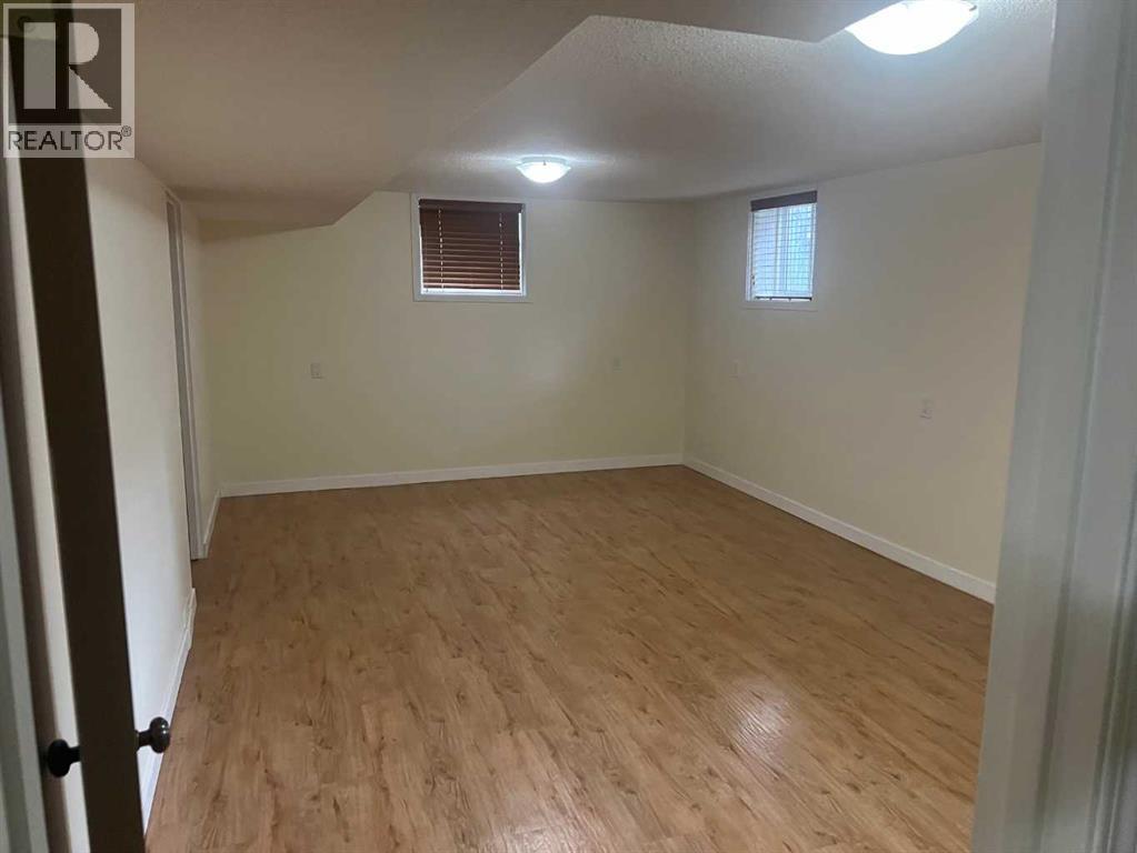 930 8 Street SW, High River — photo 10
