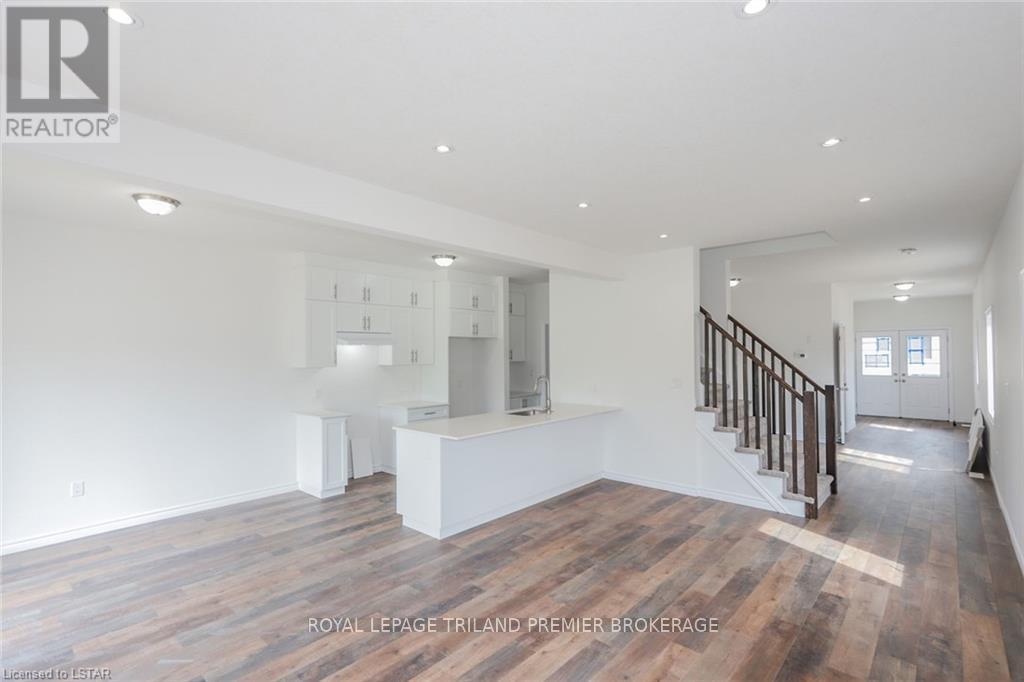 2232 CONSTANCE AVENUE, London South (South U) — photo 11