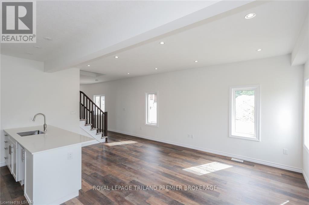 2232 CONSTANCE AVENUE, London South (South U) — photo 12