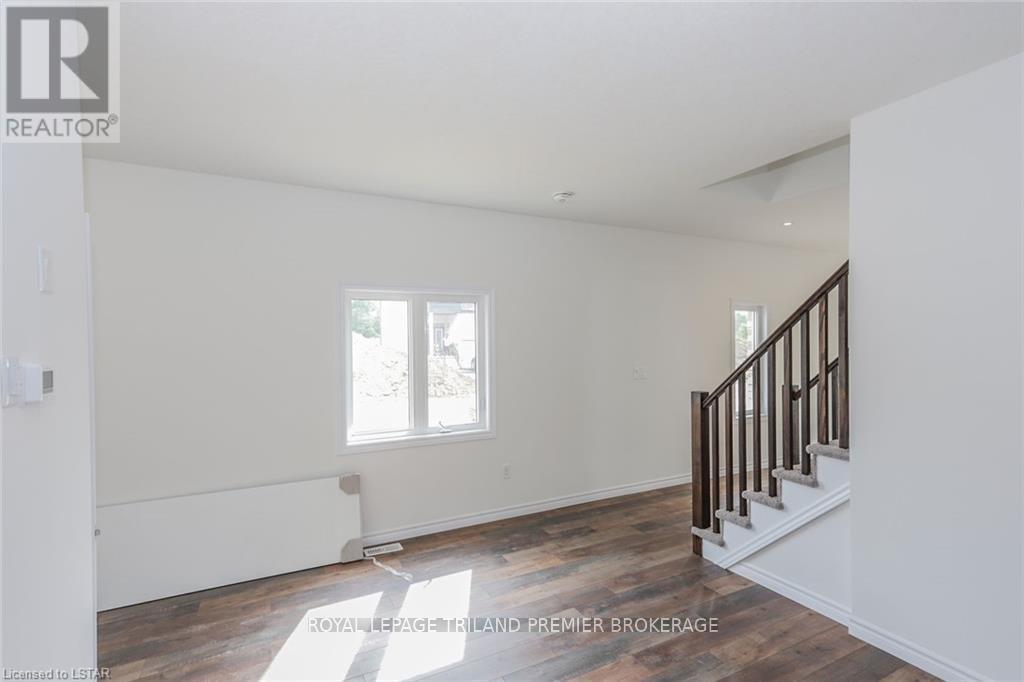 2232 CONSTANCE AVENUE, London South (South U) — photo 9