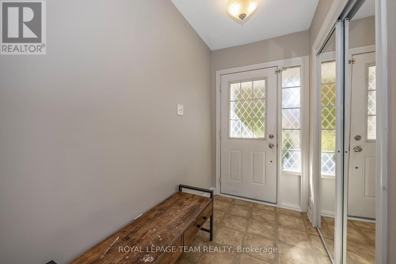 414 SANTA ANNA LANE, Ottawa — photo 6