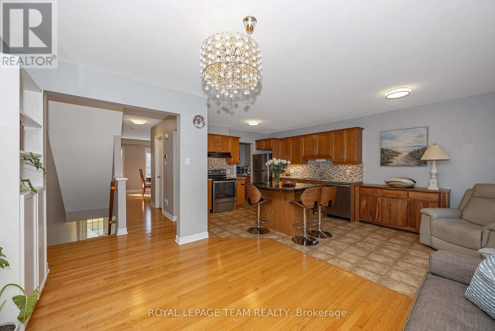 414 SANTA ANNA LANE, Ottawa — photo 9