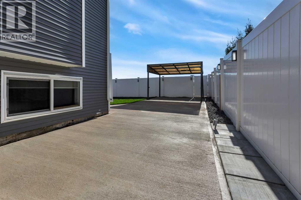 Listing photo – 37 Valmont Street, Blackfalds