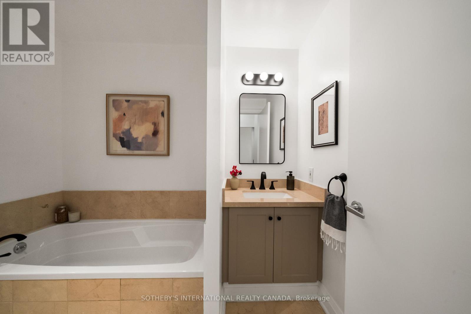913- 20 Scrivener Square, Toronto, ON photo 26
