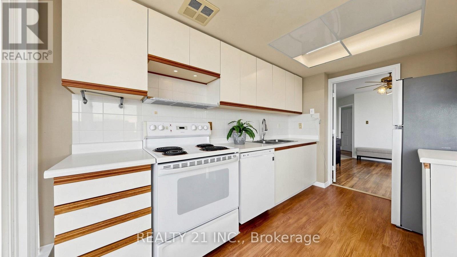 429- 3 Greystone Walk Drive, Toronto, ON photo 16