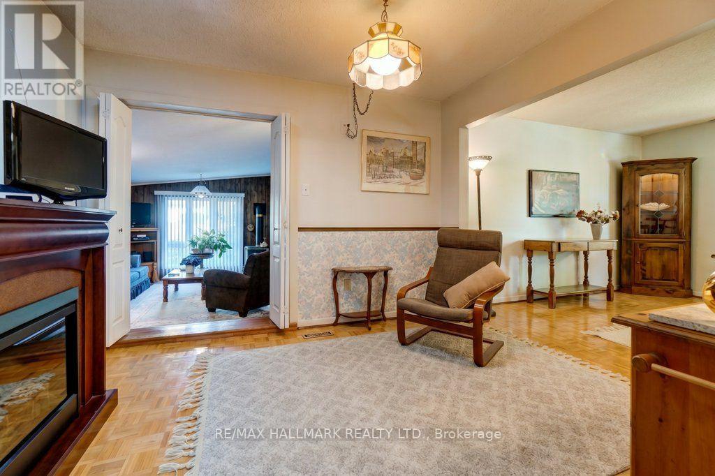 59 Mayvern Crescent, Richmond Hill, ON photo 13