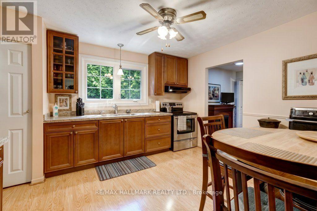 59 Mayvern Crescent, Richmond Hill, ON photo 16