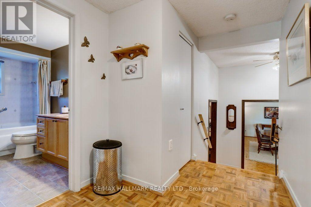 59 Mayvern Crescent, Richmond Hill, ON photo 21