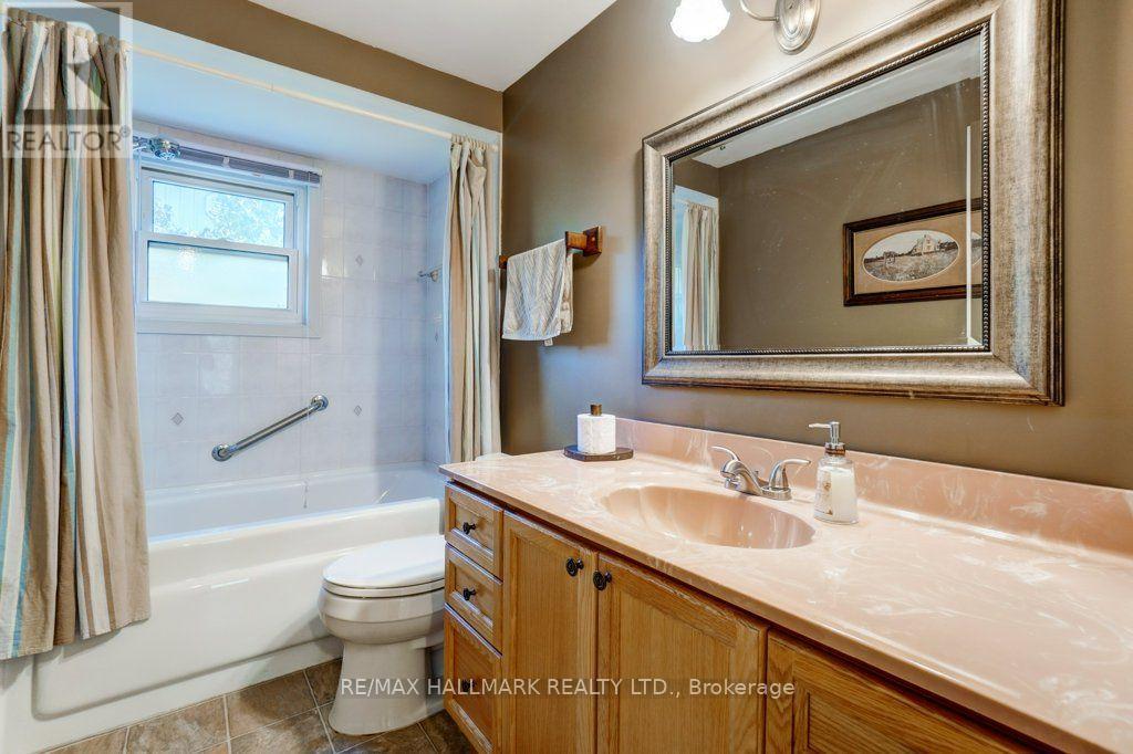 59 Mayvern Crescent, Richmond Hill, ON photo 25