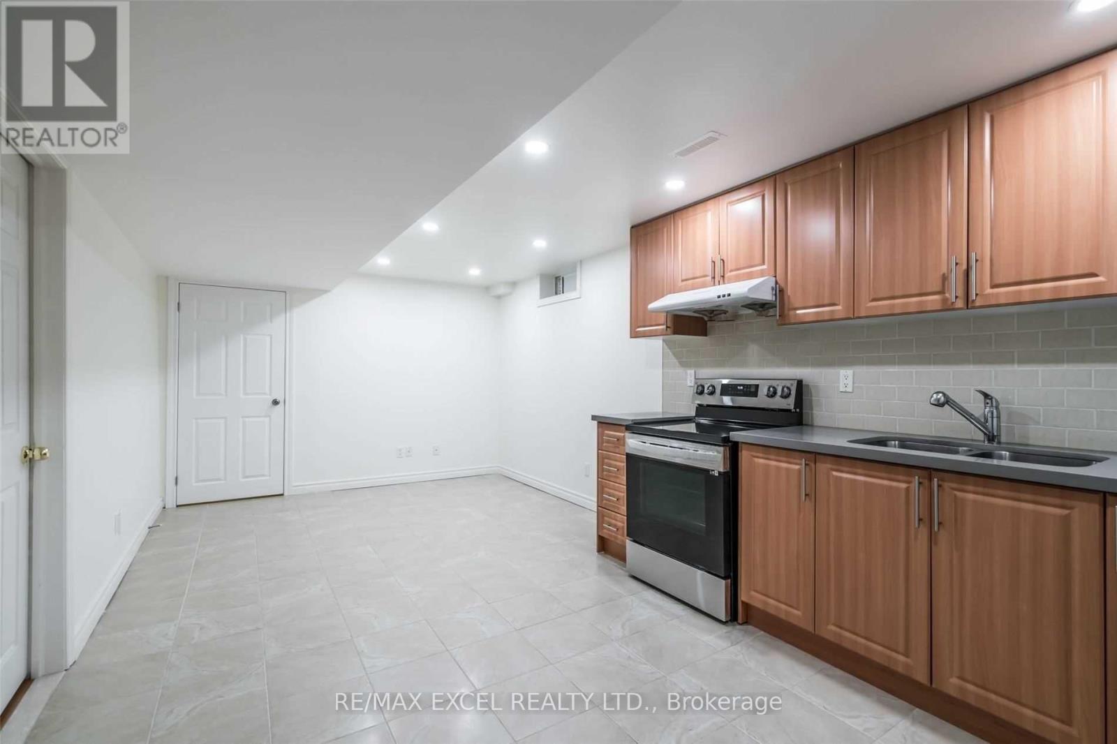 BSMT - 125 MARY PEARSON DRIVE, Markham (Middlefield)