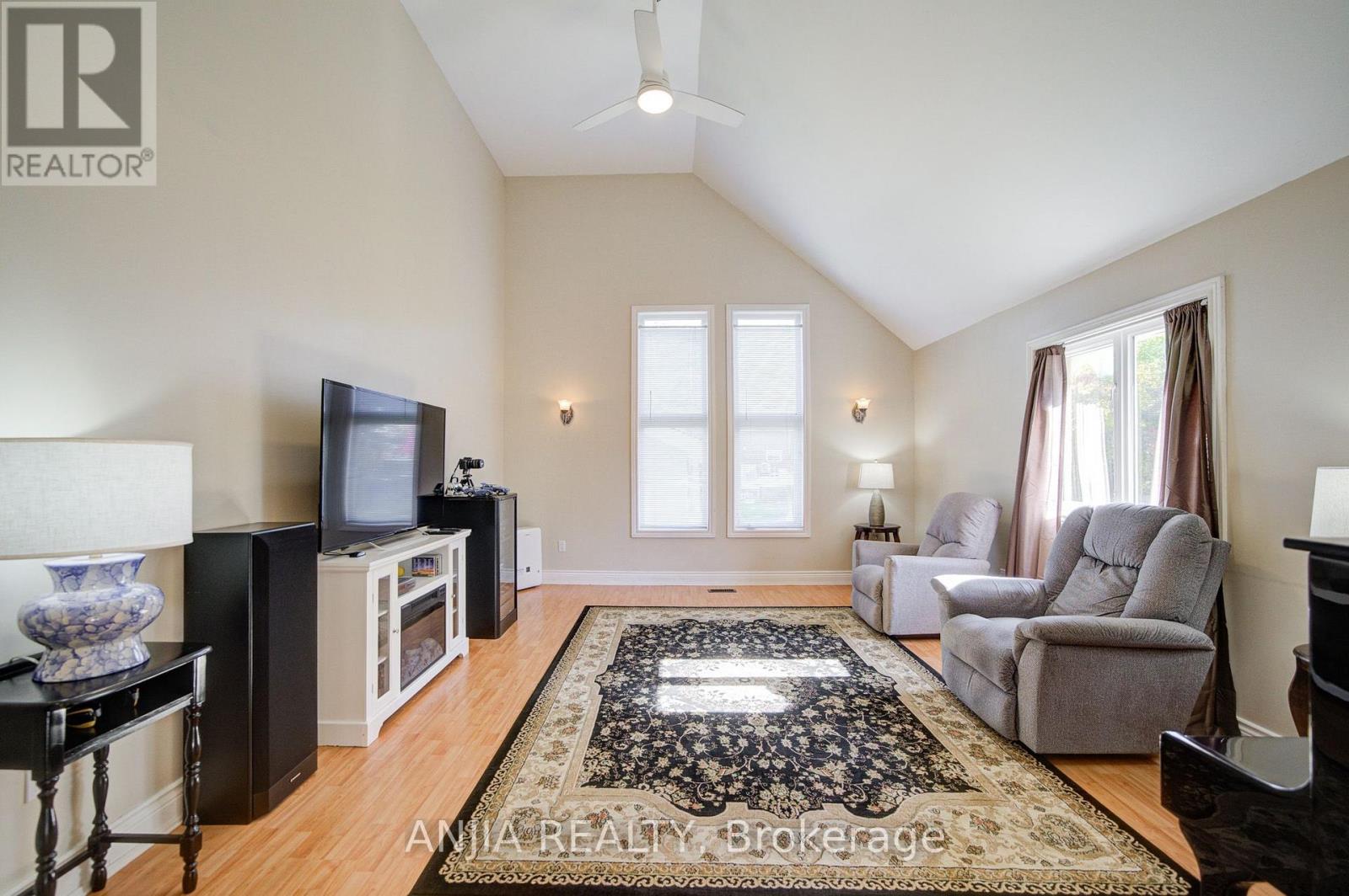 9725 KEELE STREET, Vaughan (Maple) — photo 12
