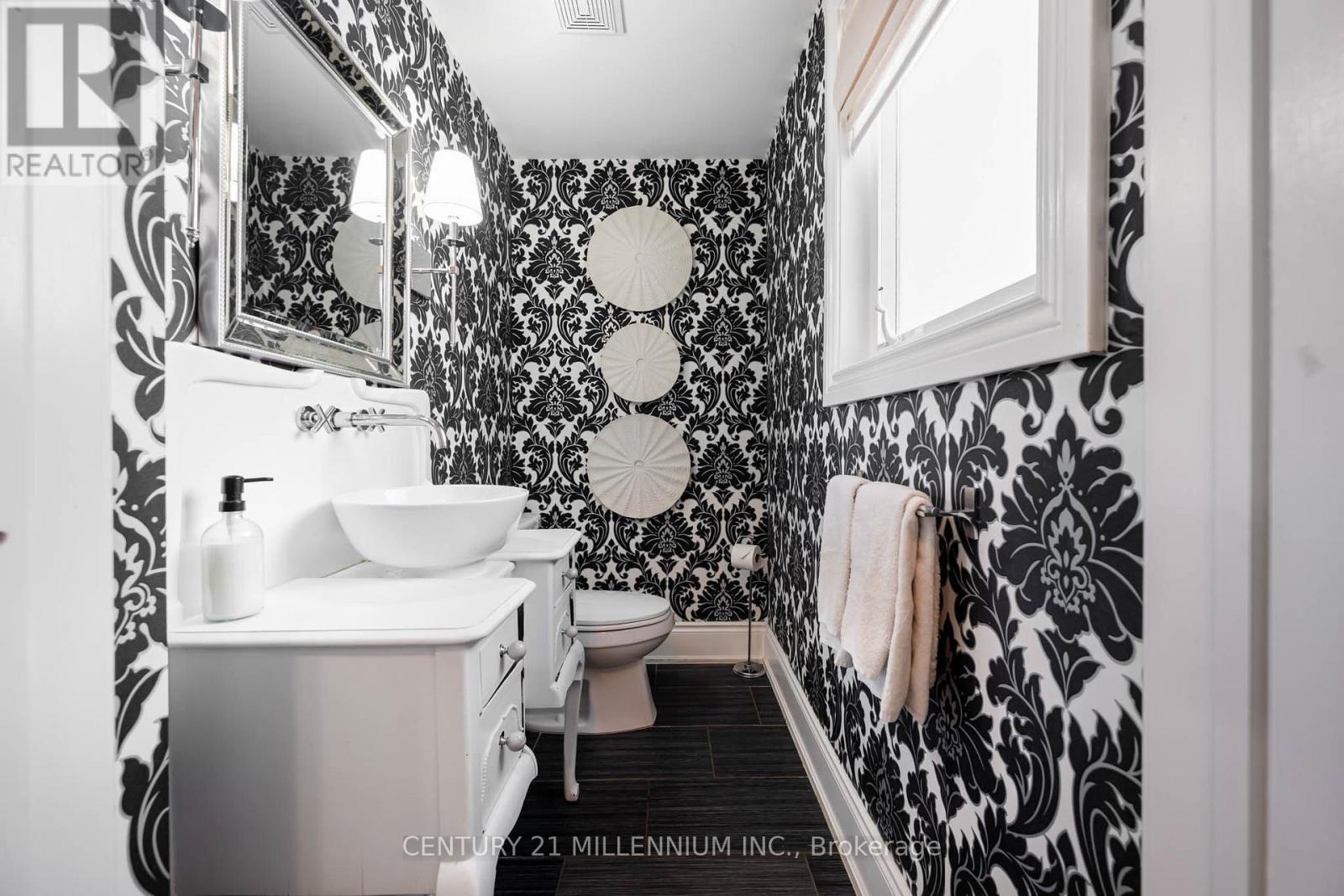 8 WILLIAM STREET, Brampton (Downtown Brampton) — photo 12