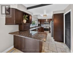 Kitchen - 110 Cove Crescent, Hamilton, ON L8E5A2 Photo 13