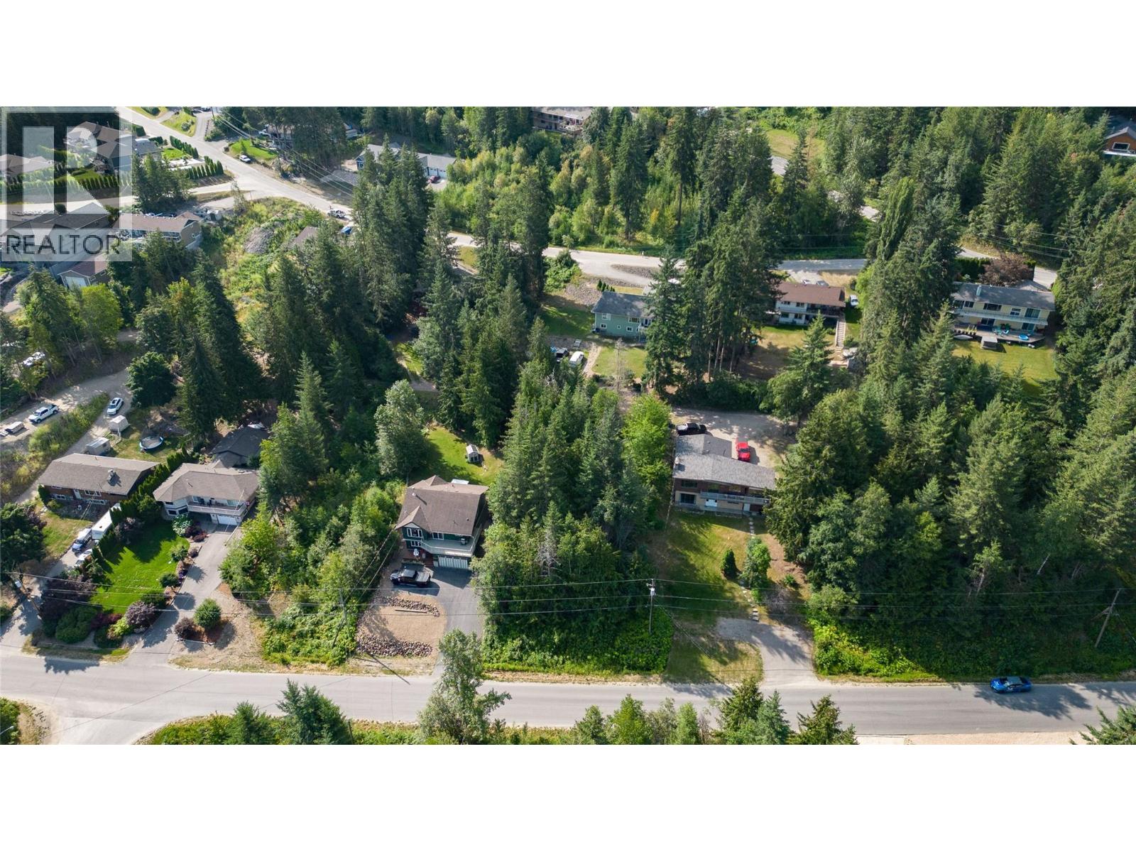  2534 Centennial Drive, Blind Bay - Image 1