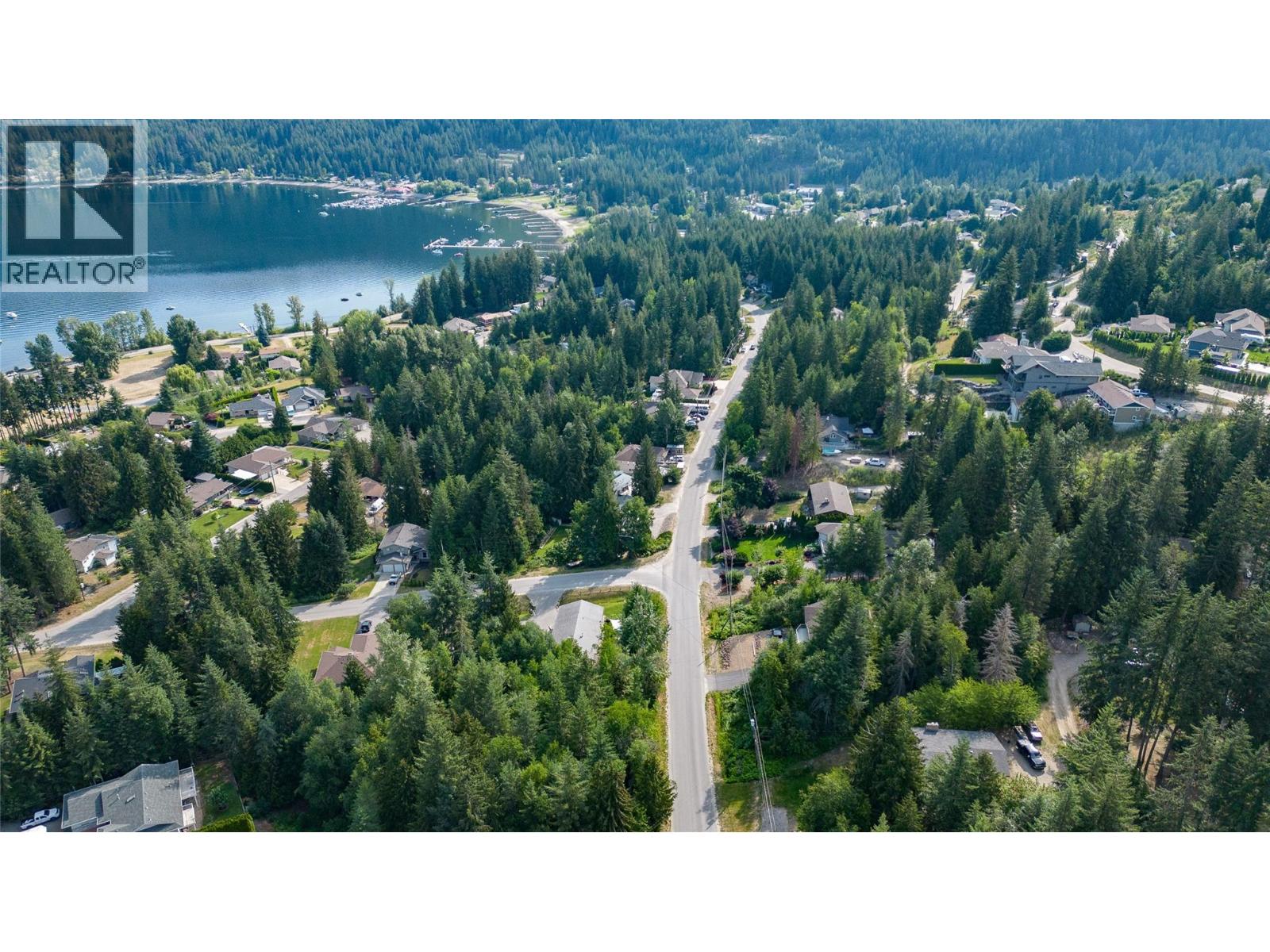 2534 Centennial Drive, Blind Bay - Image 1