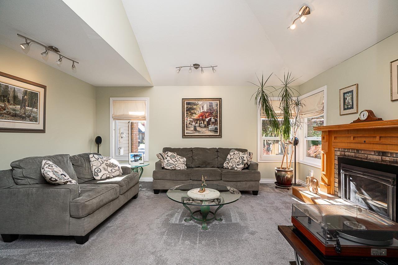 16173 Brookside Grove, Surrey — photo 7