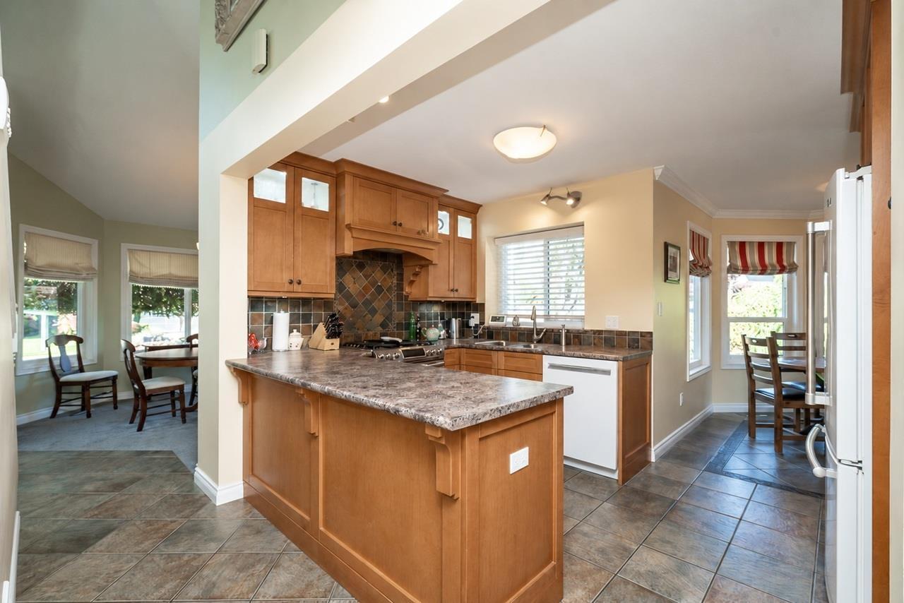 16173 Brookside Grove, Surrey — photo 11