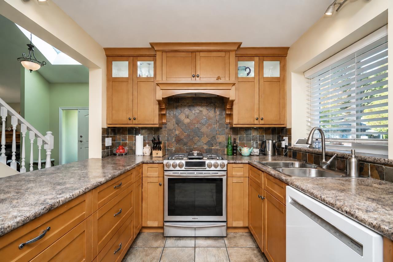 16173 Brookside Grove, Surrey — photo 12