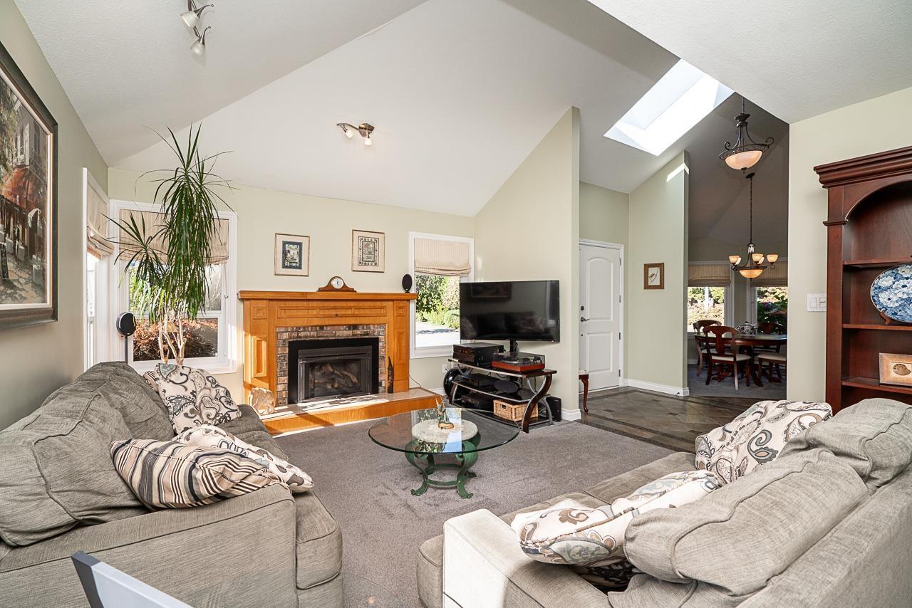 16173 Brookside Grove, Surrey — photo 6