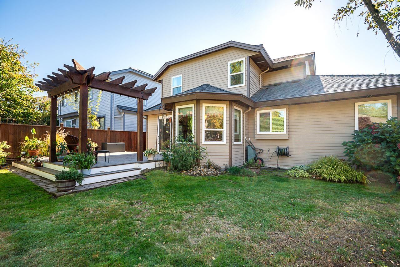 16173 Brookside Grove, Surrey — photo 34