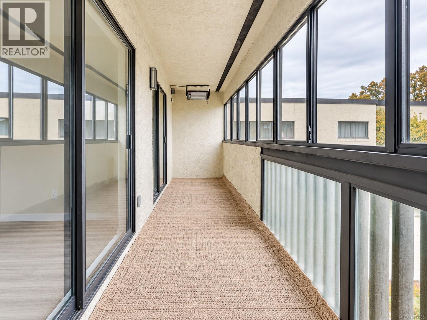 411 3277 Glasgow Avenue, Saanich