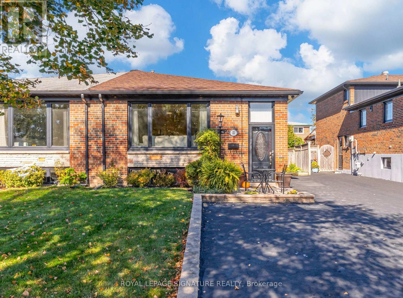 22 PAINSWICK CRESCENT, Toronto (Pleasant View) — photo 2