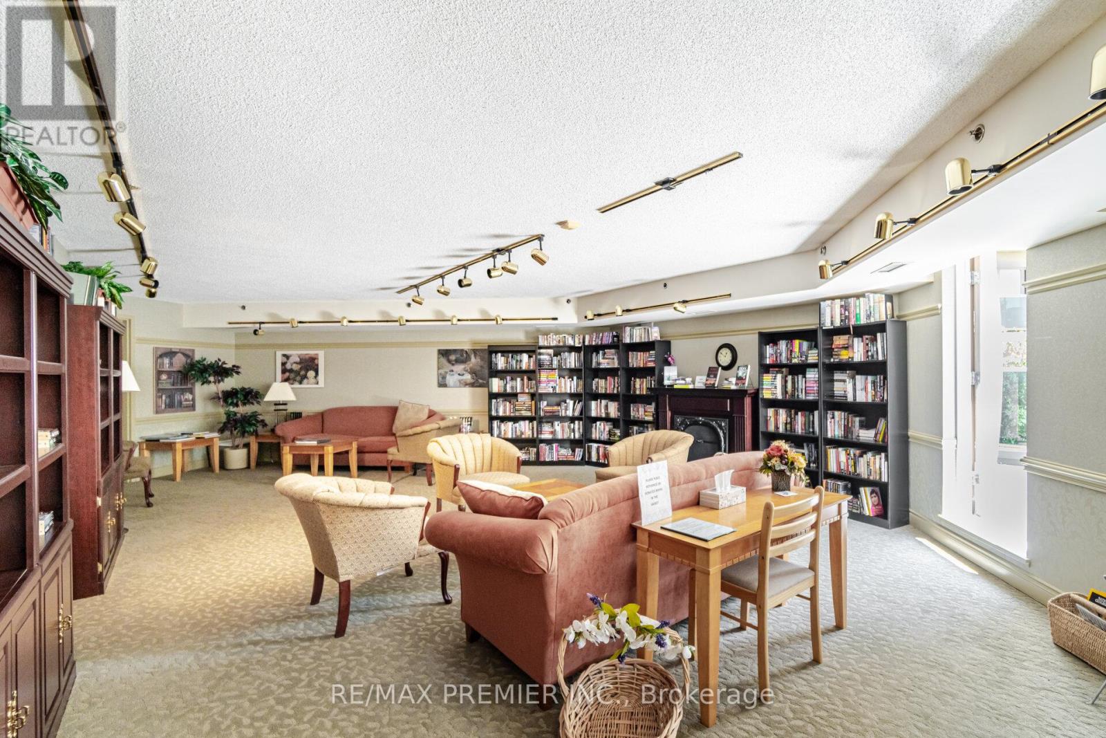 401- 3 Dayspring Circle, Brampton, ON photo 44