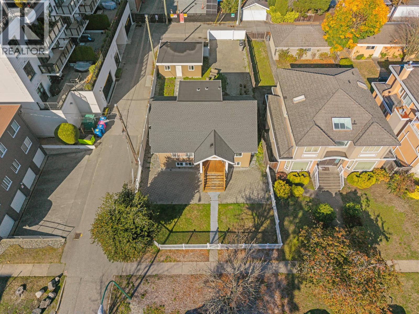 2079 W 46th Avenue, Vancouver — photo 2