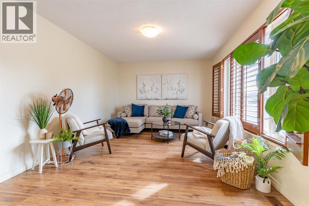 5 Stapeford Crescent SE, Medicine Hat — photo 3
