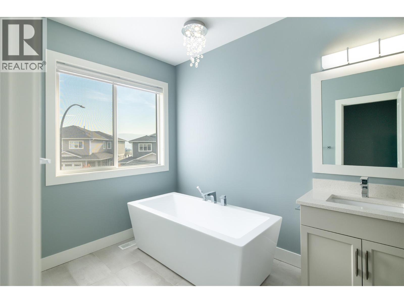  3370 Hawks Crescent, Westbank