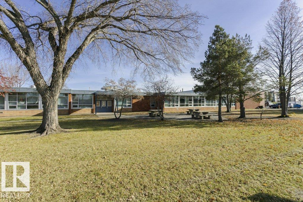 879 Abbottsfield Road NW, photo 42