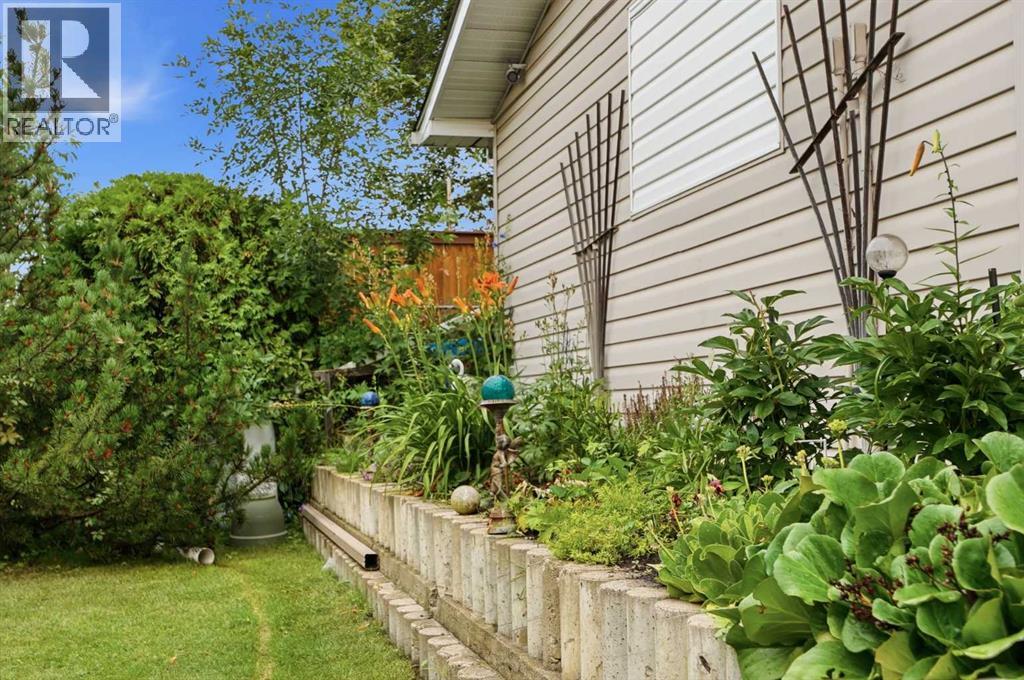 Listing photo – 27 Fir Street, Red Deer