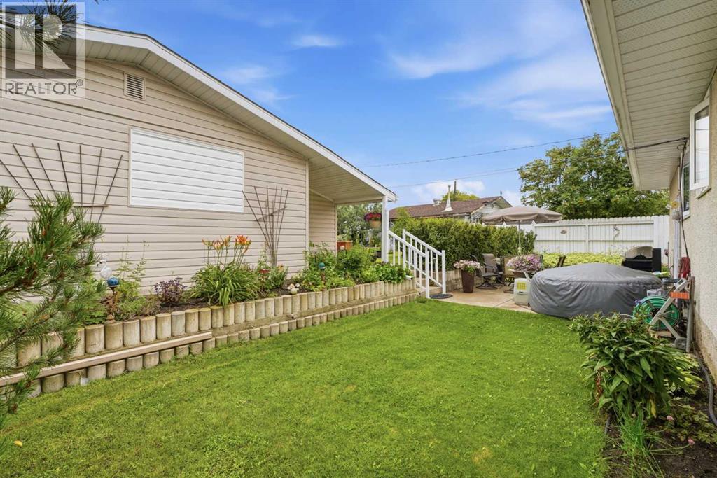 Listing photo – 27 Fir Street, Red Deer