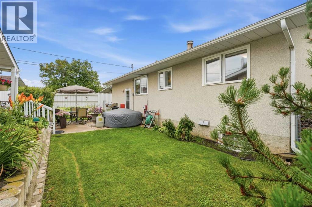 Listing photo – 27 Fir Street, Red Deer