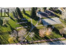 1120 43 Street N, Lethbridge, AB T1H6C2 Photo 8